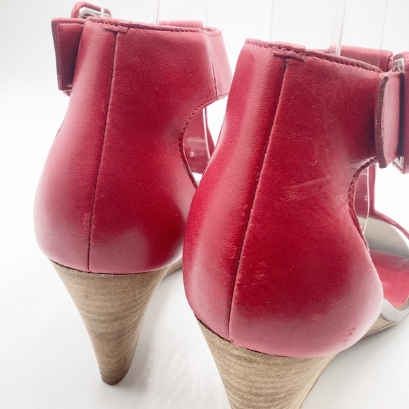 Adorable red Caslon T-strap wedges - Picture 7 of 8
